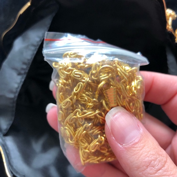 Vintage Gold Metal Clutch Purse - Picture 6 of 9